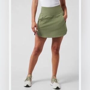 Athleta Fairway Golf Skort Size 4 - Green